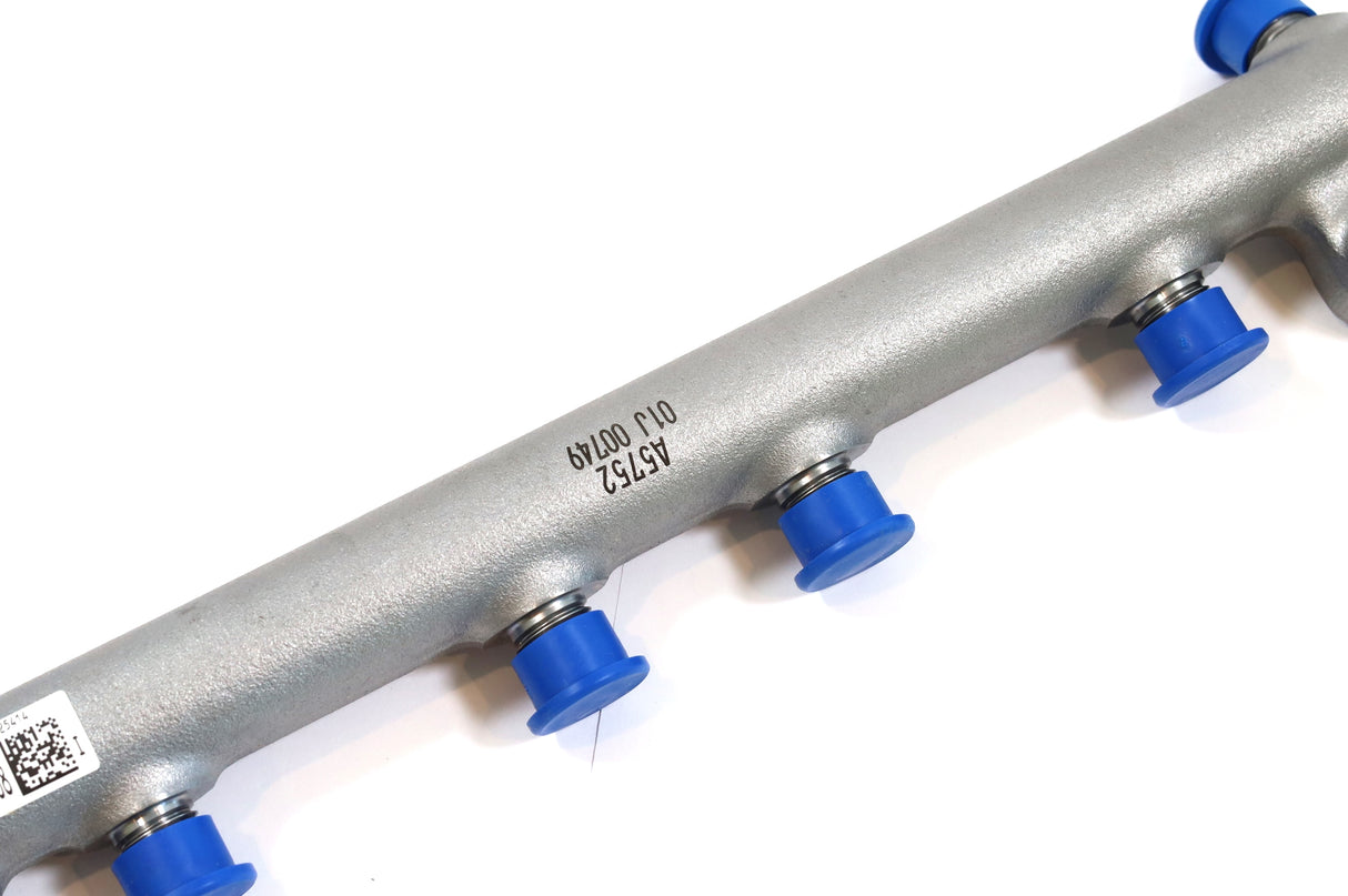 GM 12686808 RH Passenger Side High Pressure Fuel Rail For 2017–2025 L5P Duramax