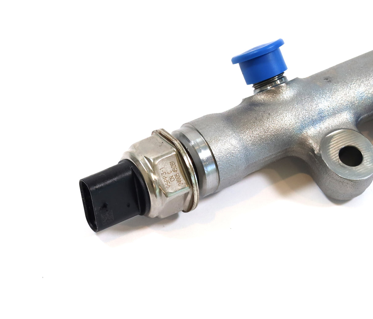 GM 12686808 RH Passenger Side High Pressure Fuel Rail For 2017–2025 L5P Duramax